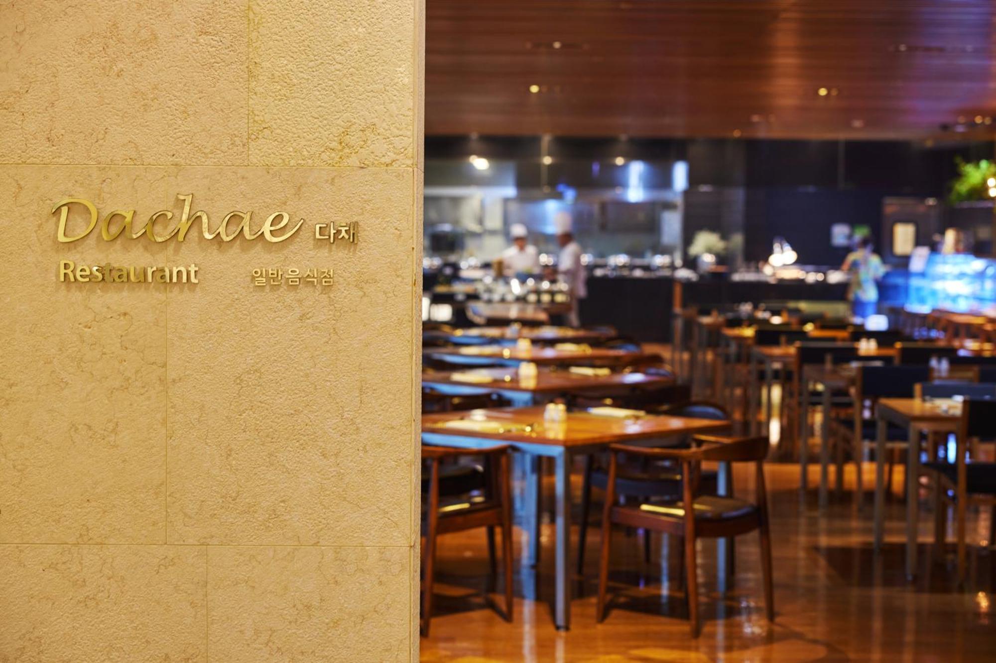 We Hotel Jeju Сеогвипо Екстериор снимка