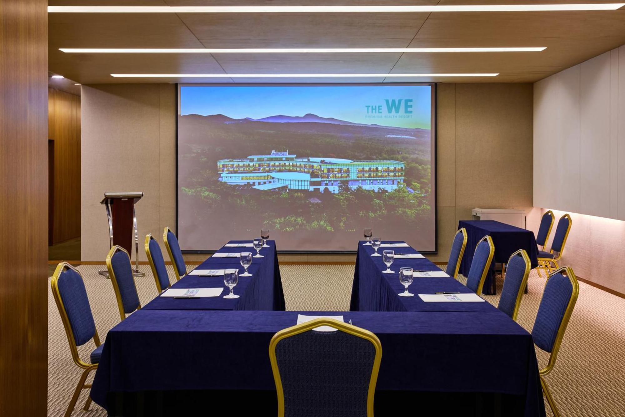 We Hotel Jeju Сеогвипо Екстериор снимка