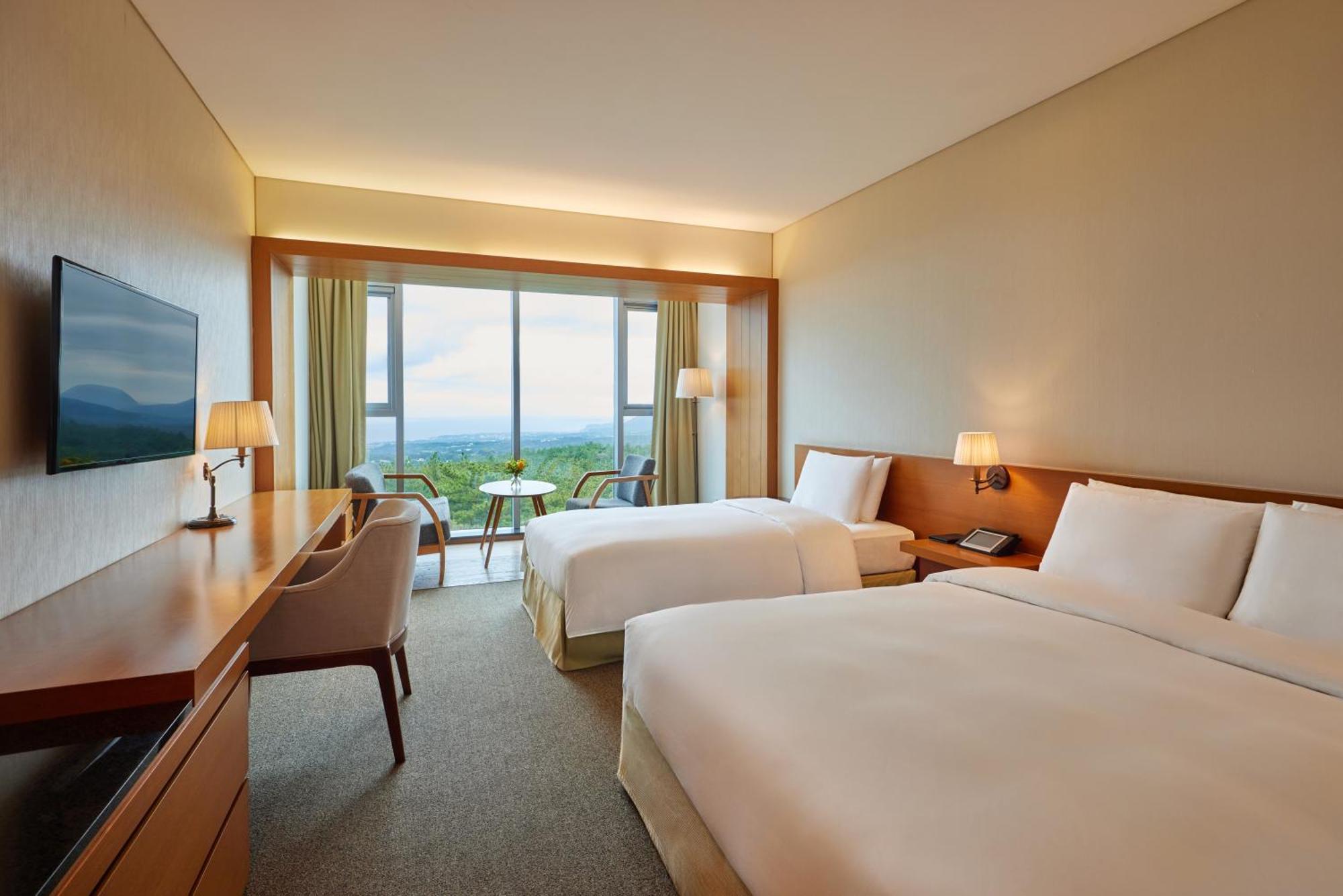 We Hotel Jeju Сеогвипо Екстериор снимка