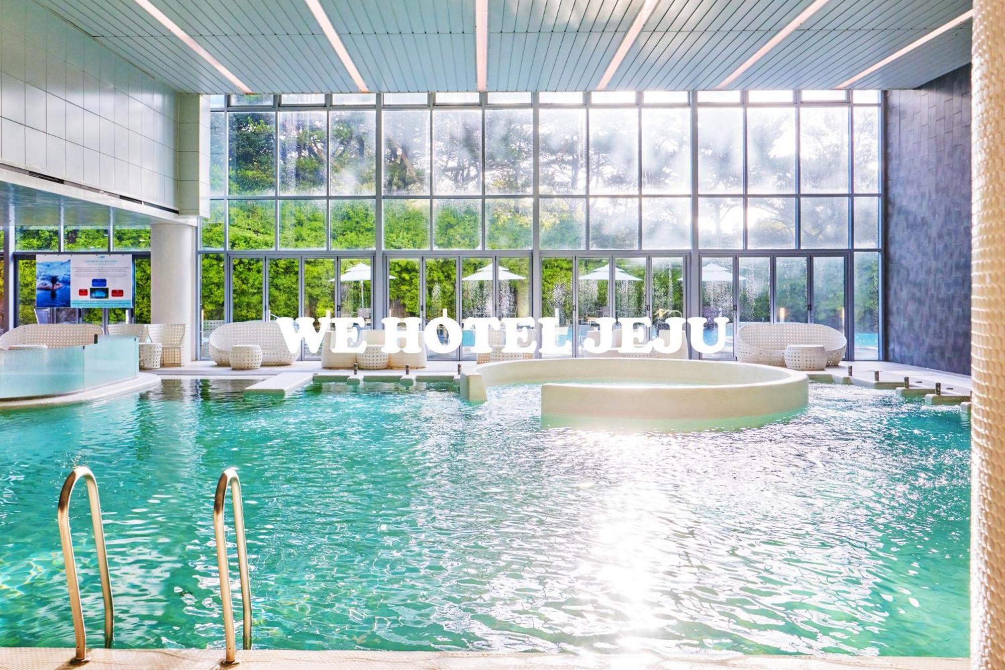 We Hotel Jeju Сеогвипо Екстериор снимка